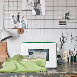 HUSQVARNA VIKING DESIGNER JADE 35